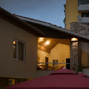  Hostel Mosaic Albánia